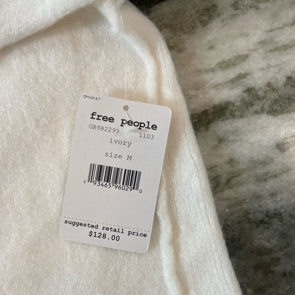 NWT Free People White Cowl Neck Oversized Sweater Women’s Size Medium - Picture 6 of 8